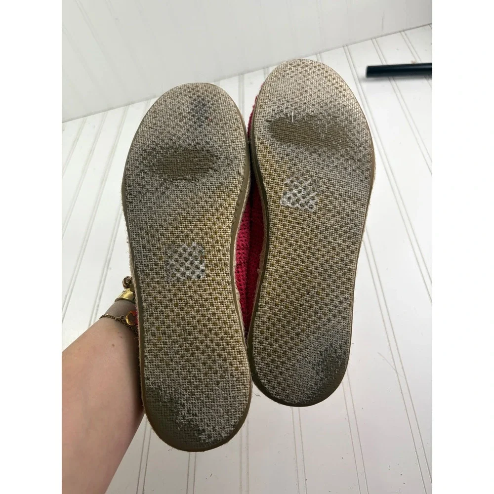 TOMS Fuschia Perforated Crochet Espadrille Slip On Flats Women's Size 8.5